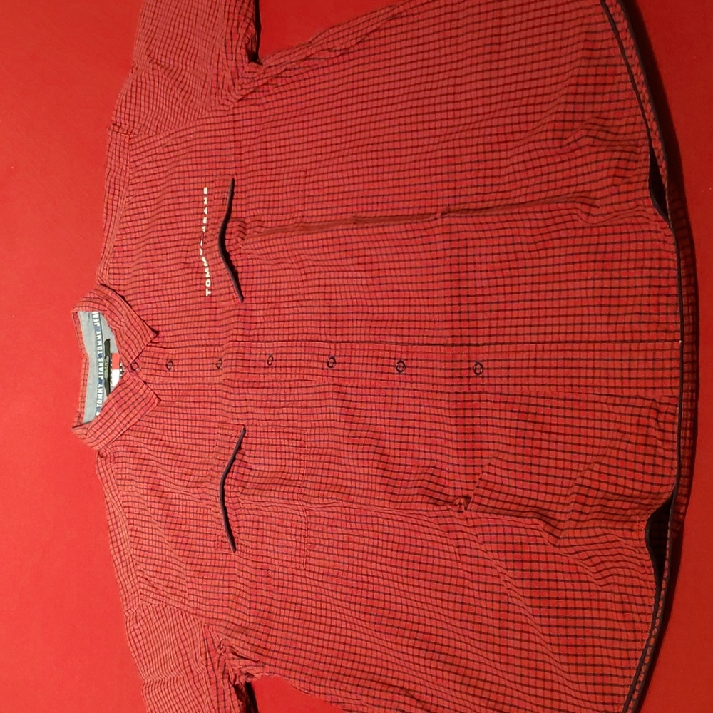 Mens XL button collar short sleeve shirt with chest pockets.